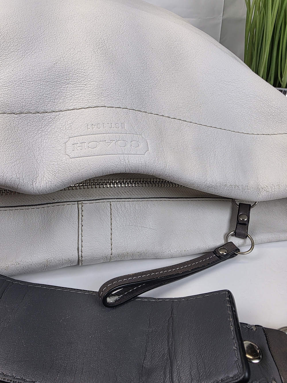 Coach Xlarge Carly Hobo White Leather Shoulder Large Bag with Gray Brown Trim - Picture 14 of 16